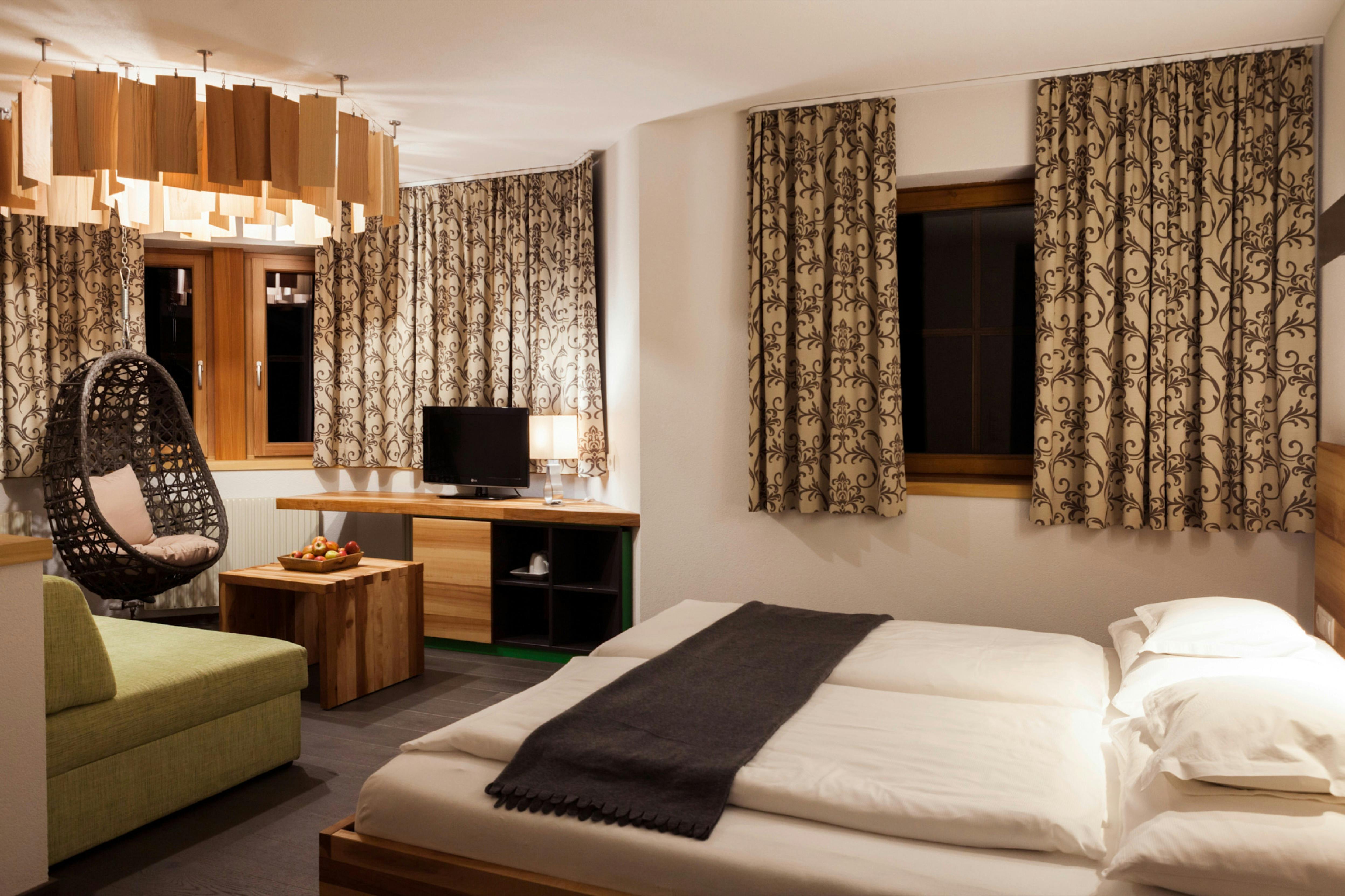 Streuobst-Erkerzimmer L+