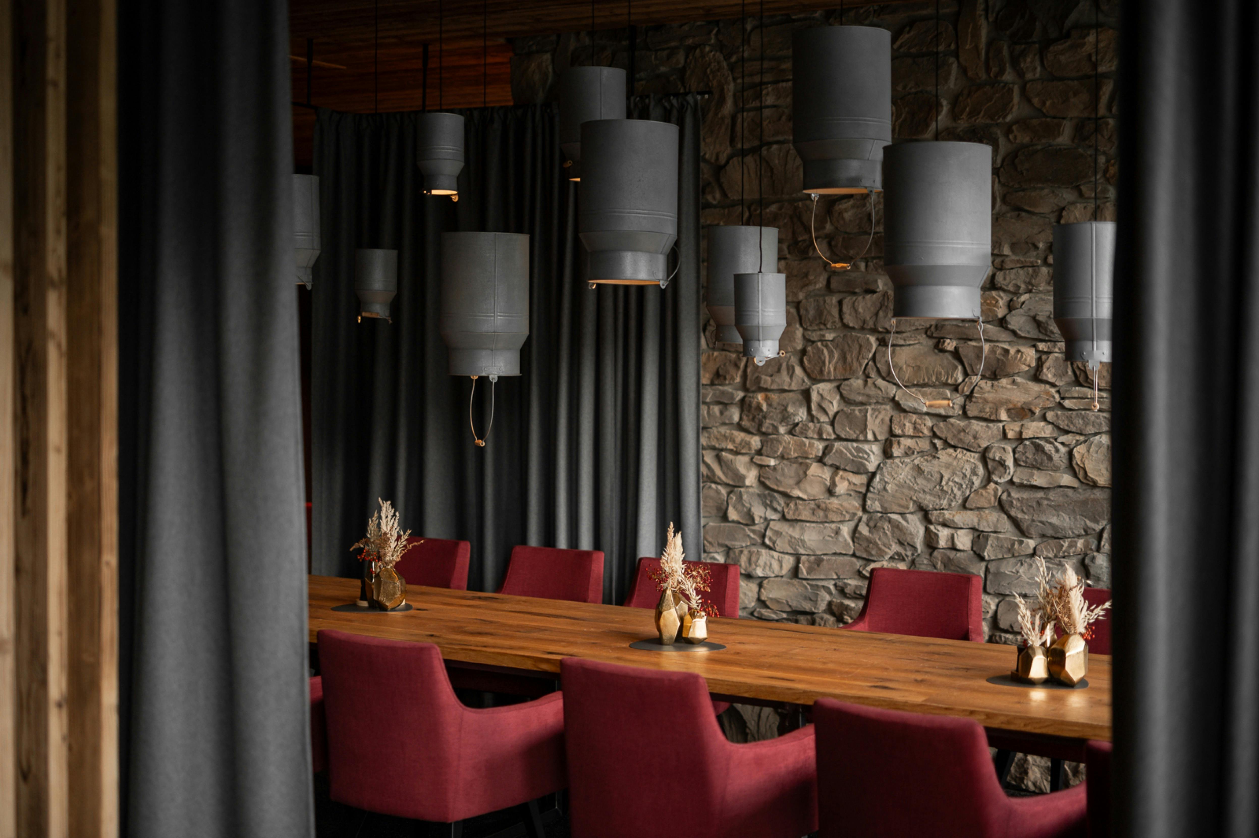 UPSIDEDOWN Restaurant & Bar