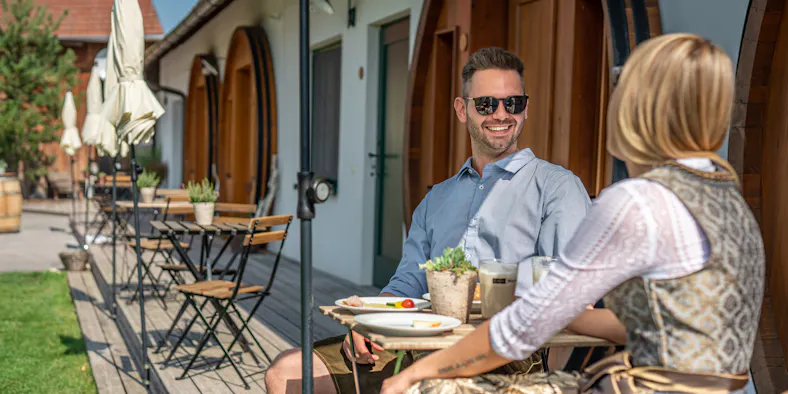 Schlafen im Weinfass