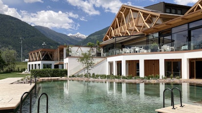 Étang de baignade naturel bio de l'hôtel Garberhof