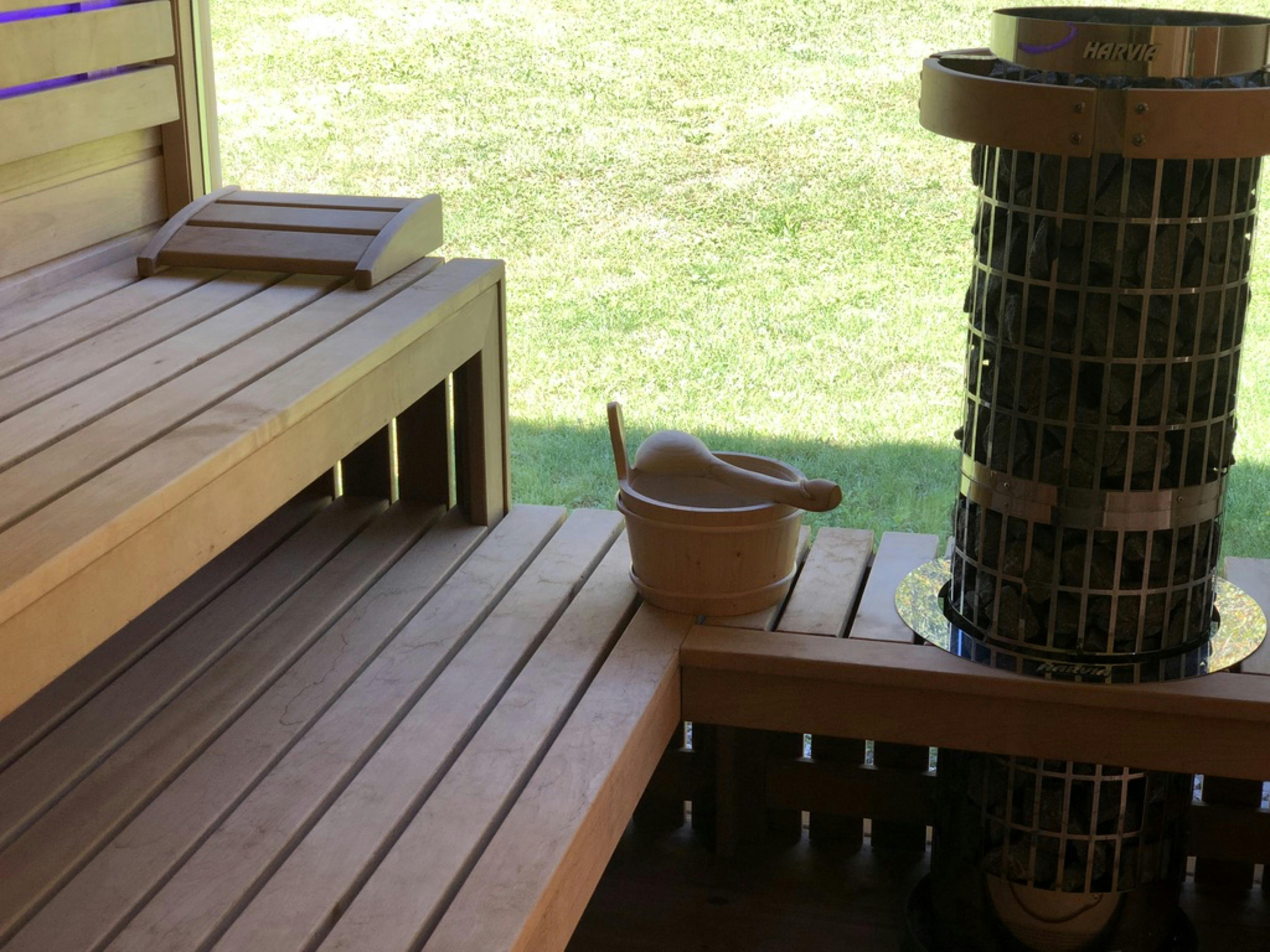 Entspannung in der Outdoor-Sauna