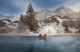 Romance dans la neige: Évasion enchantée en station de ski dans la région de la Jungfrau