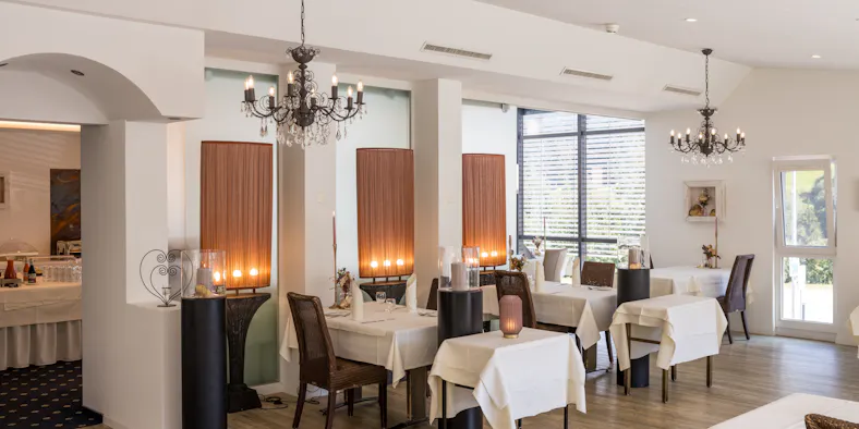 Rosenblütenbad zu zweit