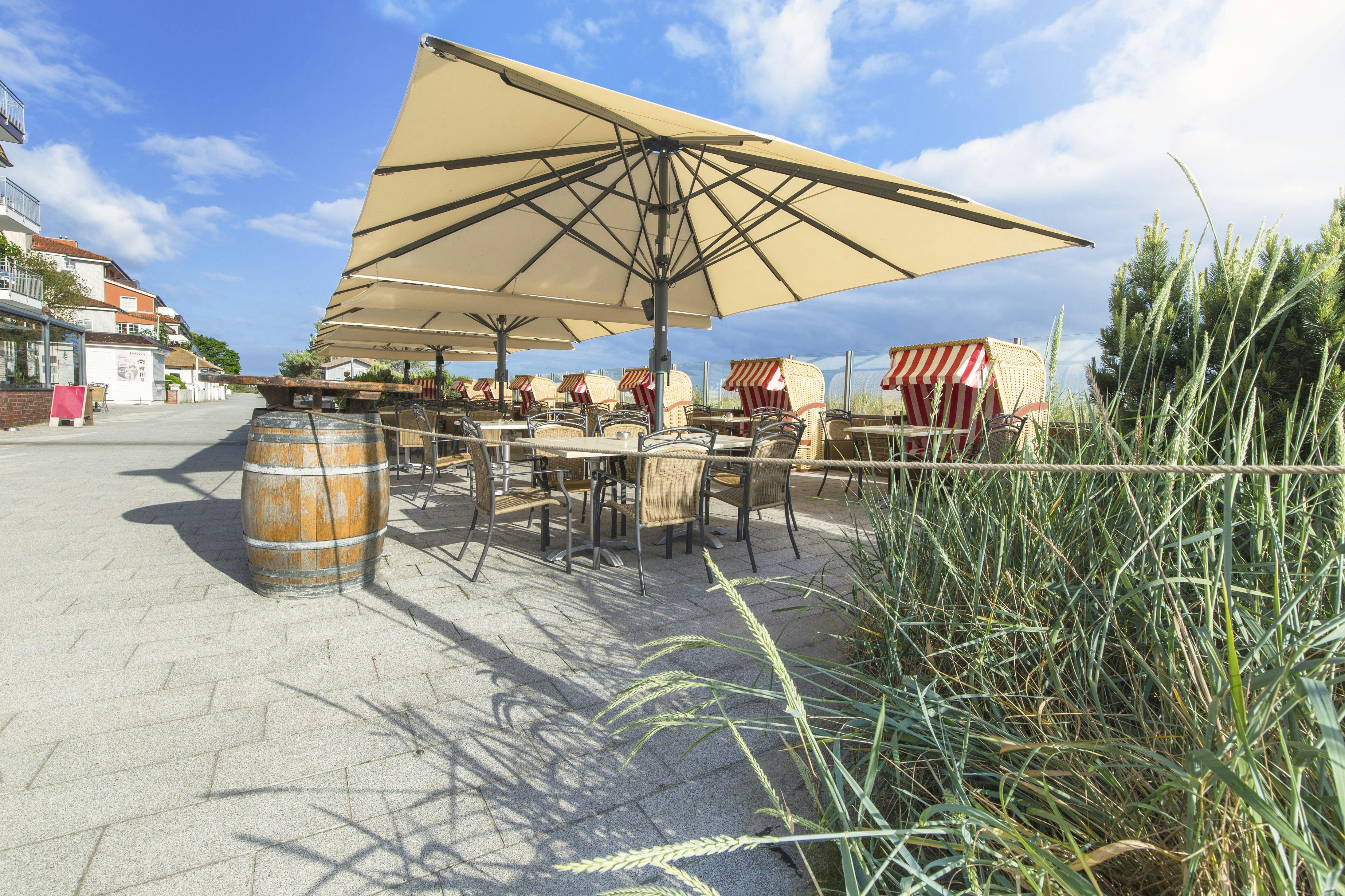 Sonnenterrasse oder Strandrestaurant