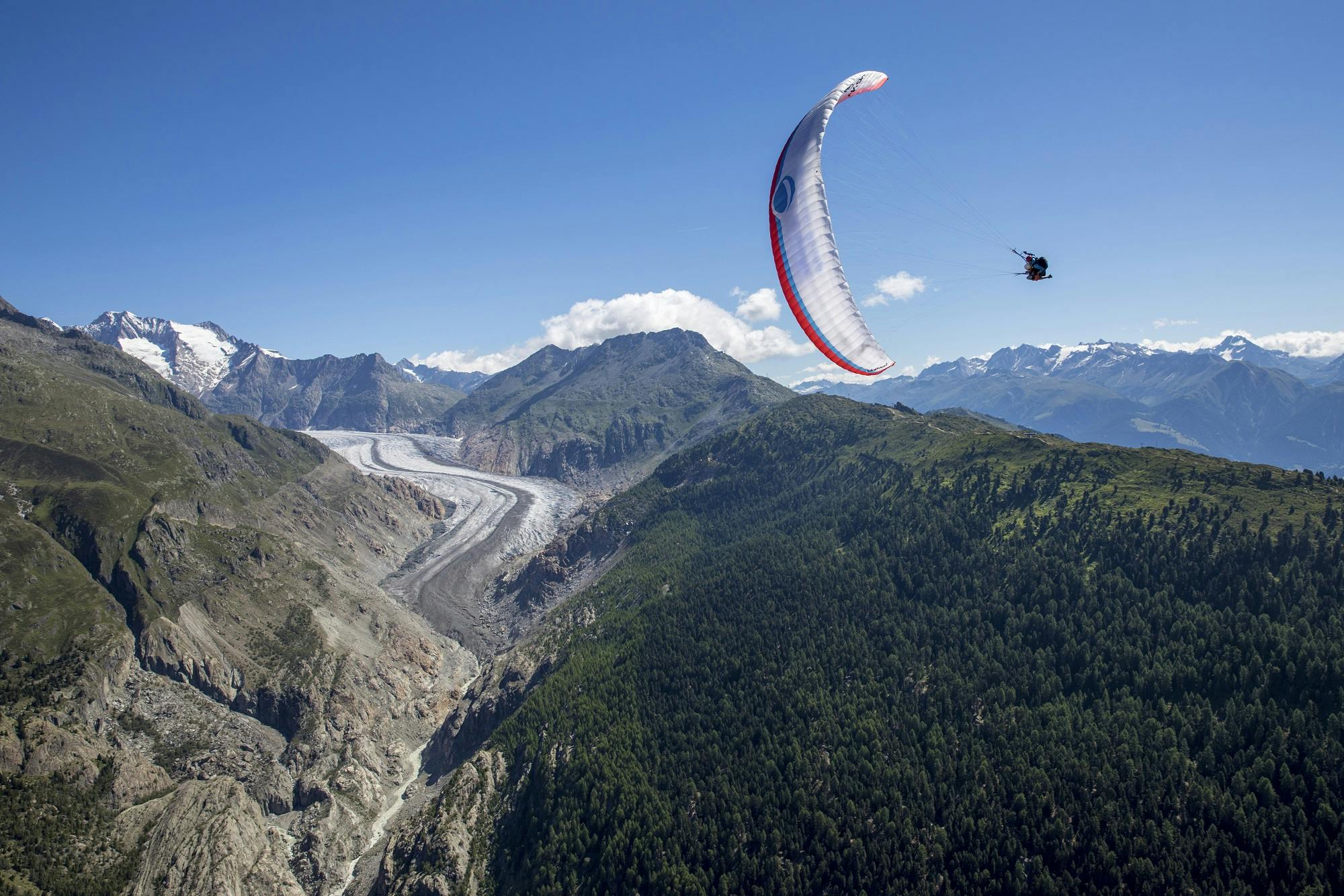 Fliegen & Träumen - im Alpenpanorama Wallis
