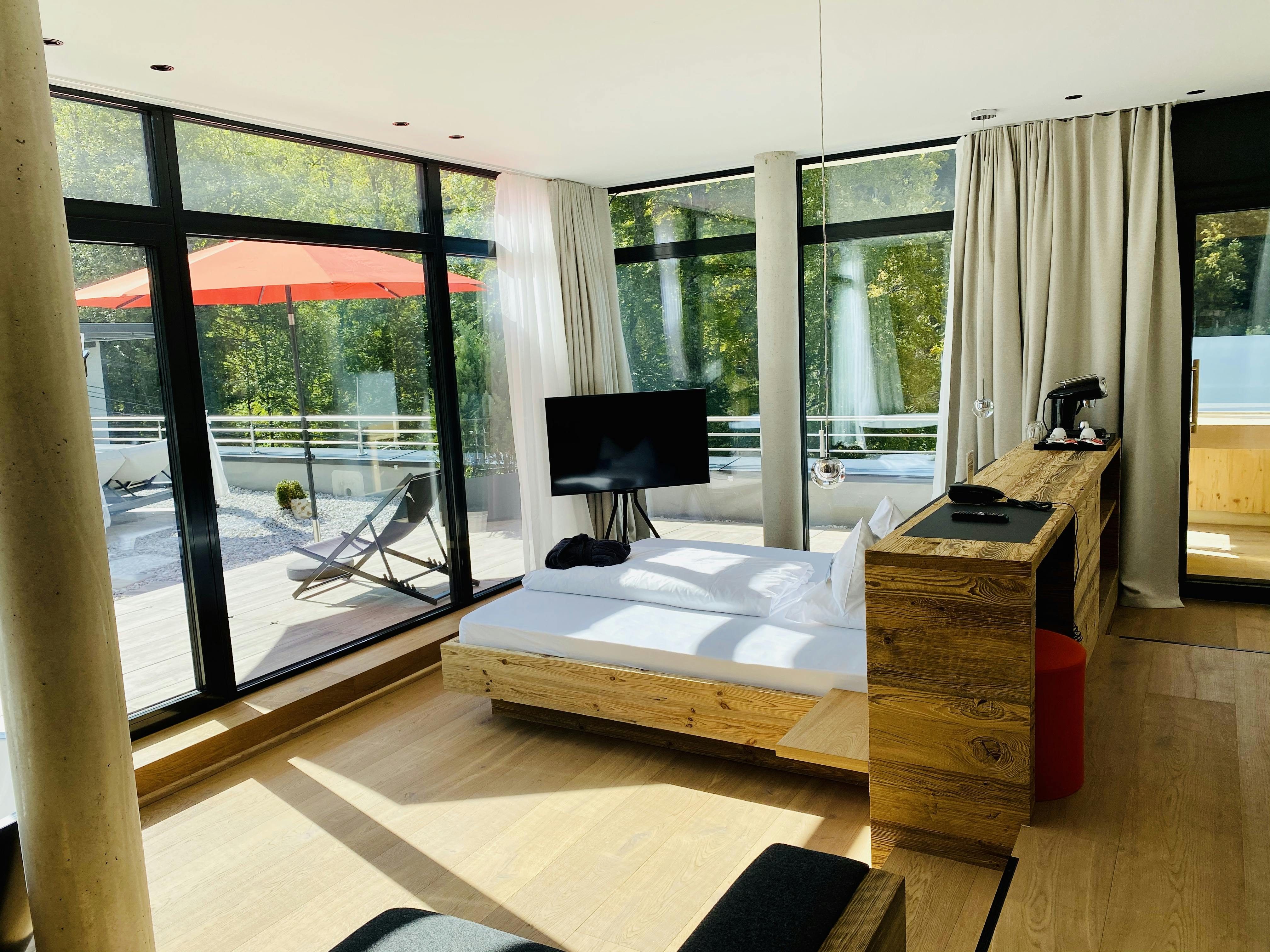 SPA-Eck mit eigener Sauna / Panoramablick zur Sonnenseite mit Terrasse