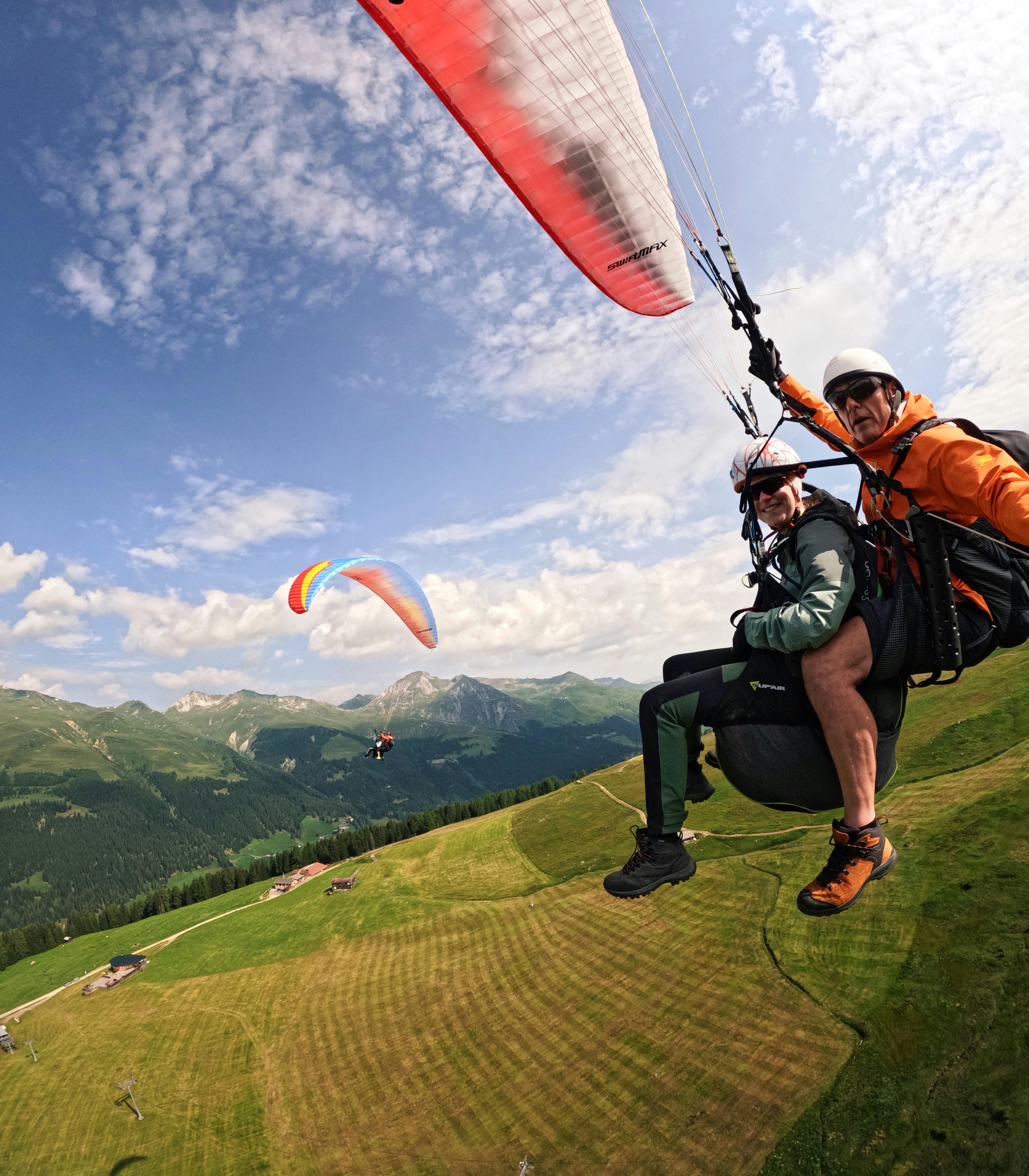 Gleitschirmfliegen in Davos Klosters
