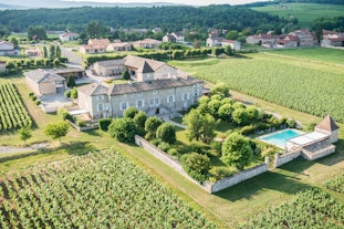 Château & Vignoble de la Bourgogne