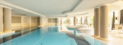 Piscine intérieure de l'hôtel Löwen Montafon